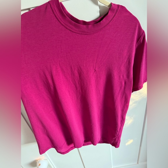 Lululemon All Yours Boyfriend Tee Raspberry - Picture 4 of 10